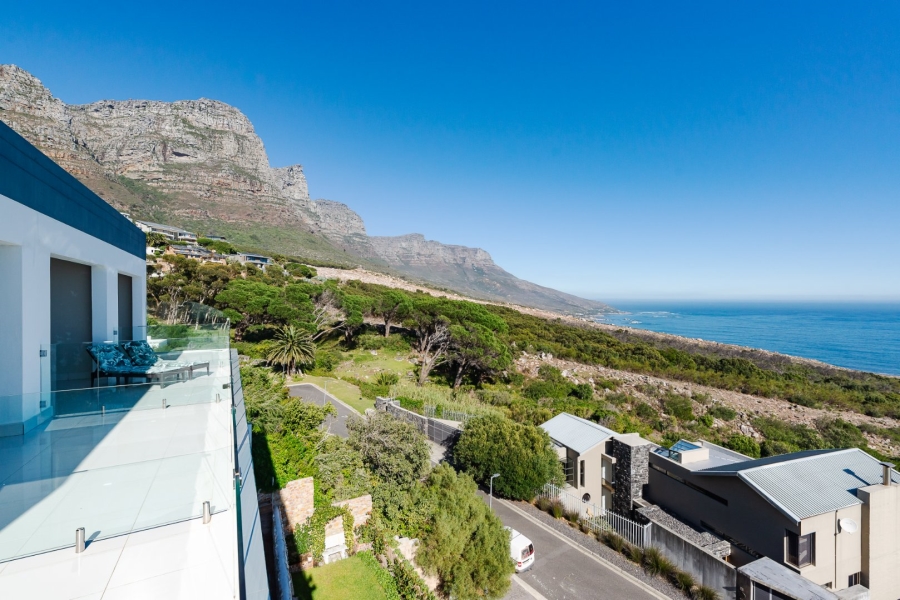 11 Bedroom Property for Sale in Camps Bay Western Cape